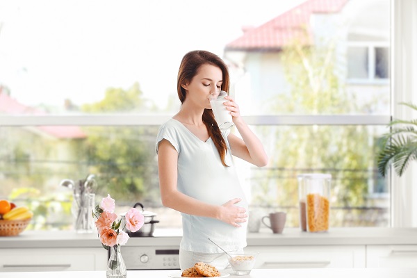 Can pregnant women drink Vinamilk fresh milk?